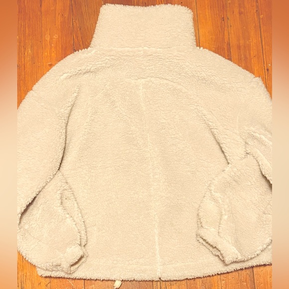 Lululemon White Opal Cream Cinchable Sherpa Fleece Jacket SZ. 8 EUC - Picture 6 of 6